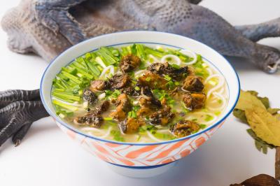 想學(xué)烏雞米線技術(shù)哪里有？